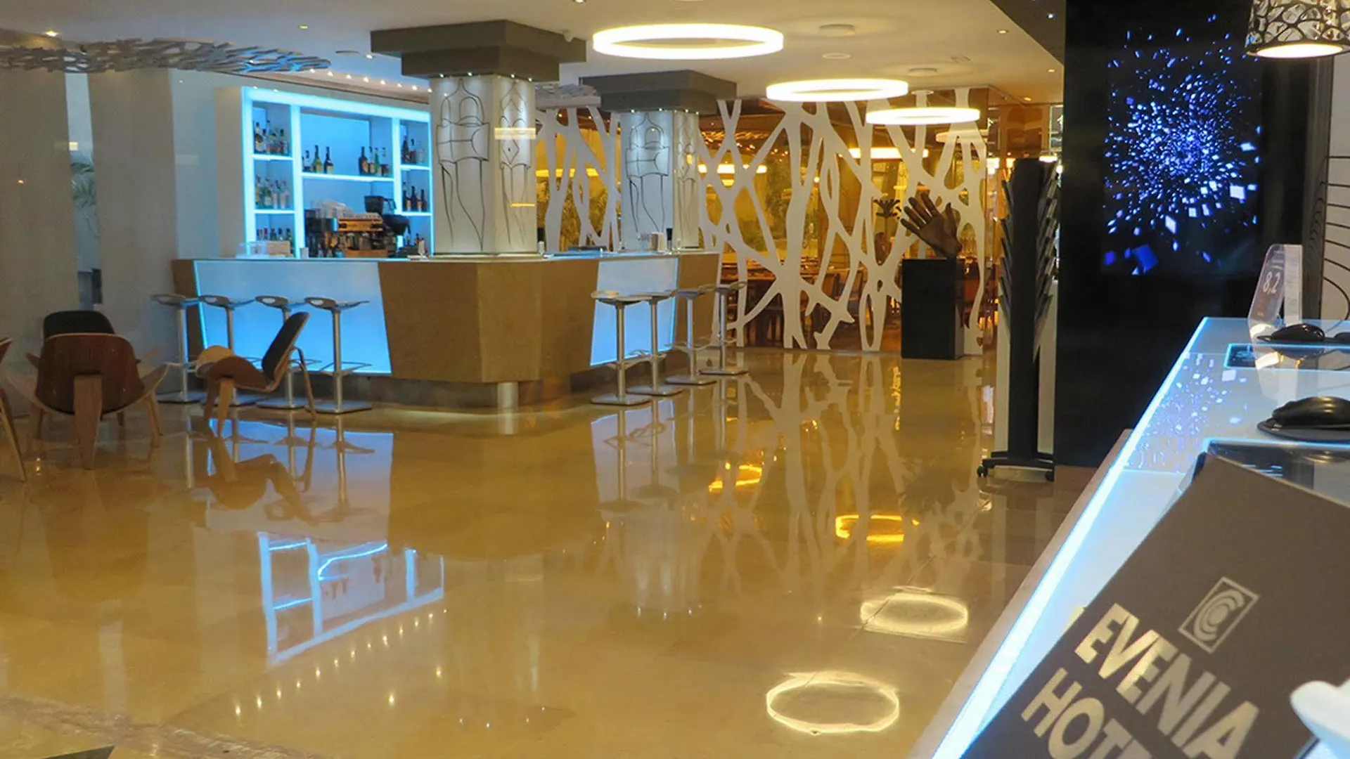 埃文尼亚罗塞里奥酒店 巴塞罗那 4*,